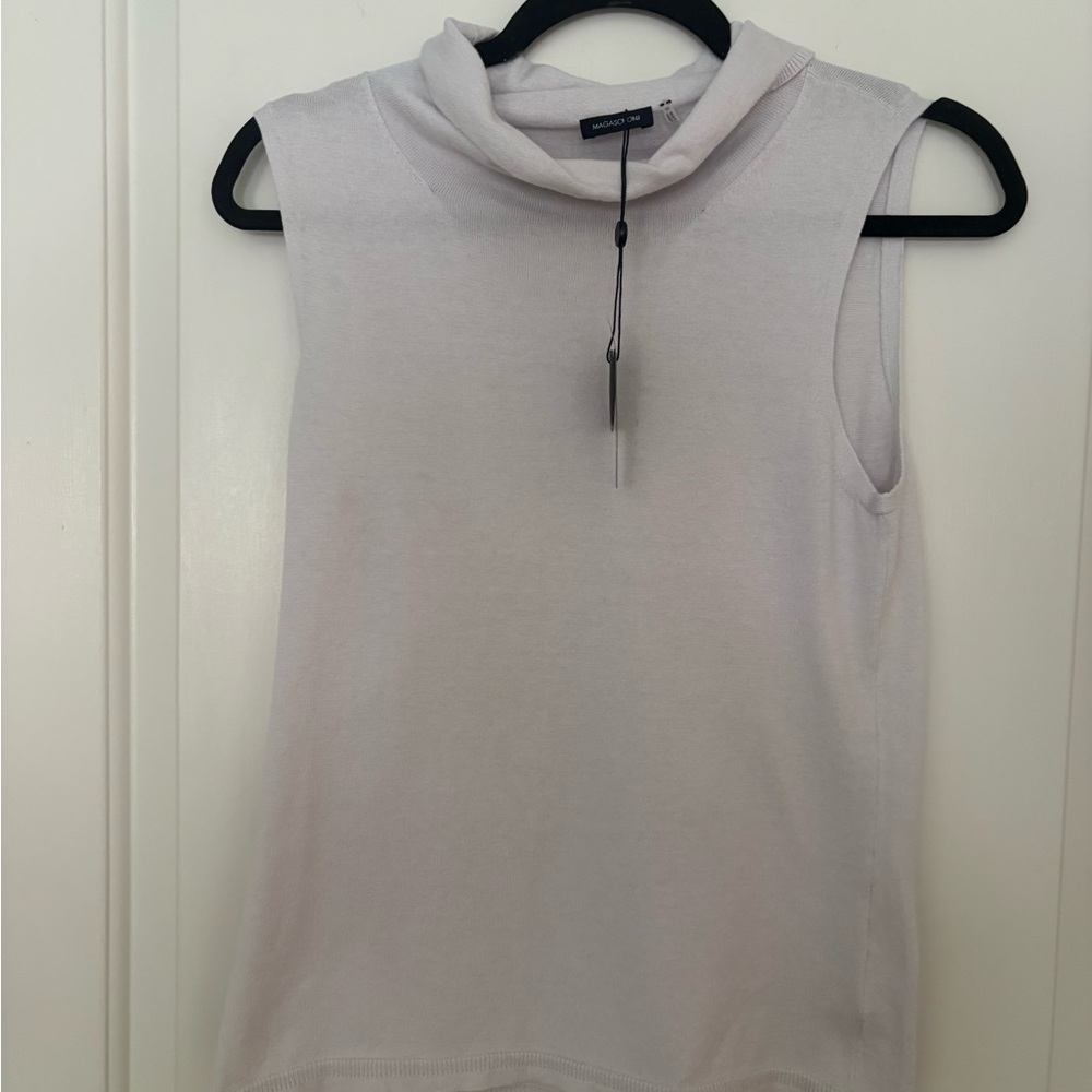 NWT- Soft Magaschoni Sleeveless Turtleneck Top in Light Lavender, S